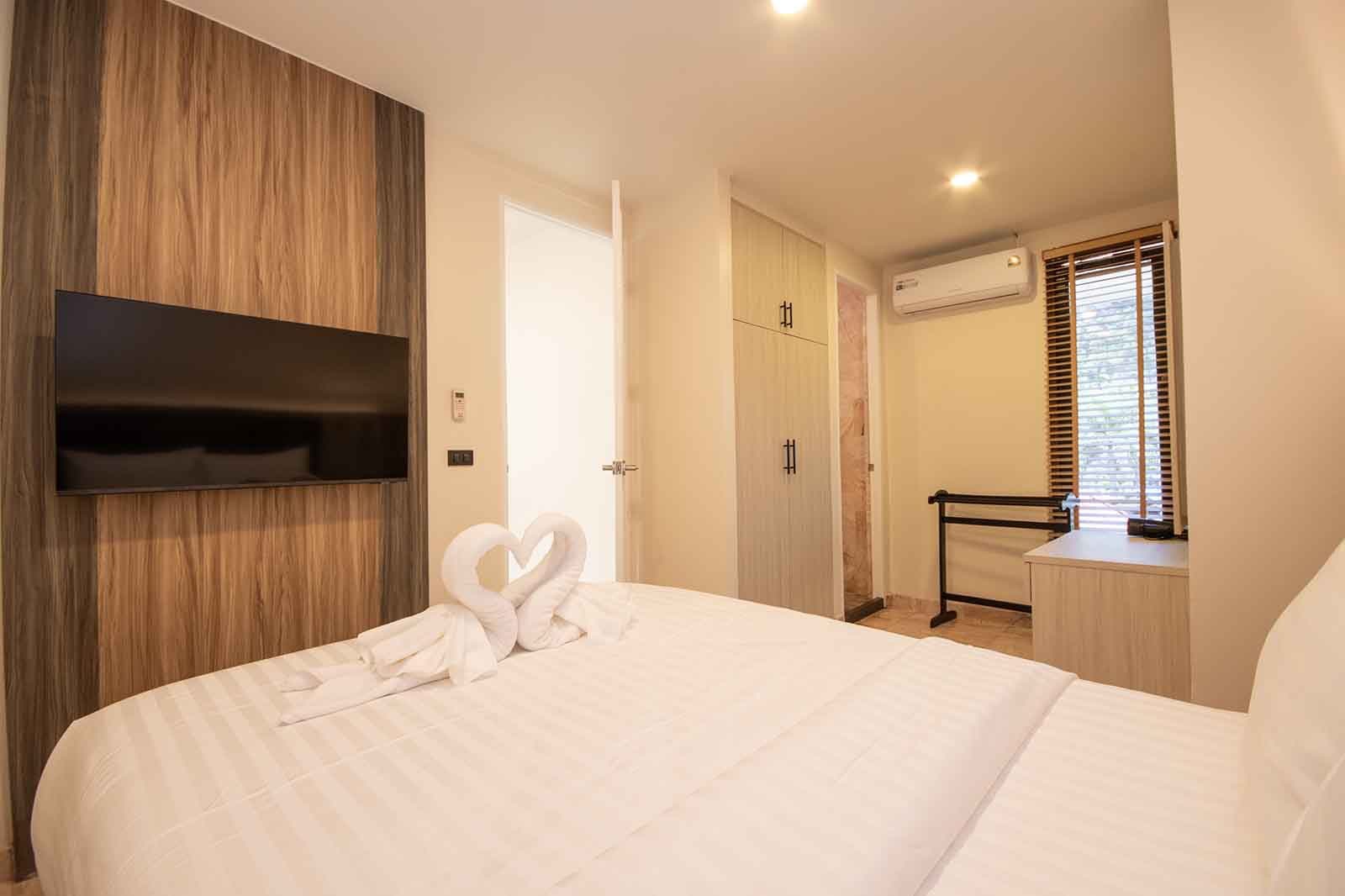 Queen bedroom